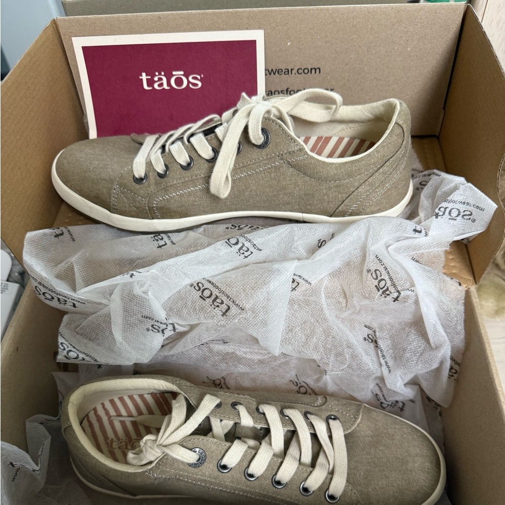 Taos Footwear Tan Sneakers